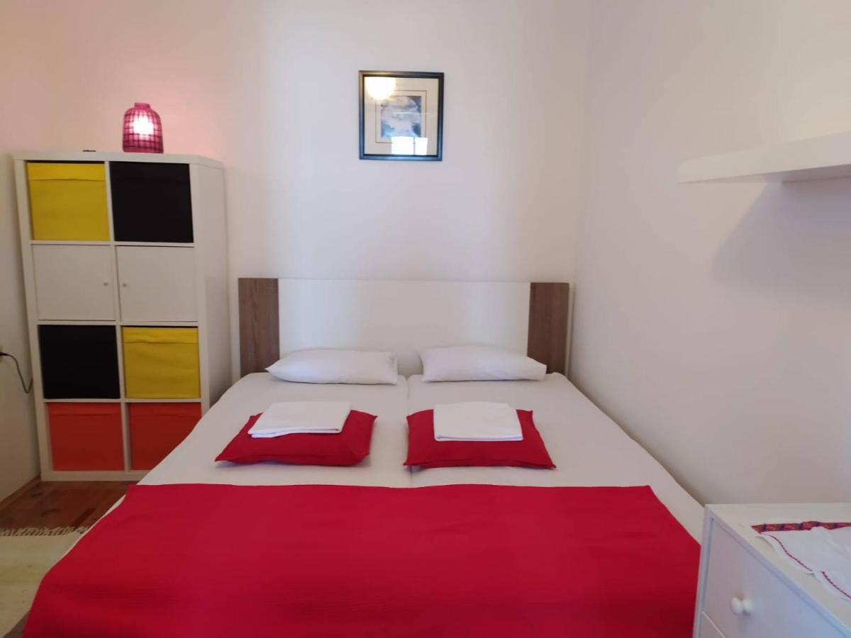 Apartments Ljerka Stara Novalja Bagian luar foto