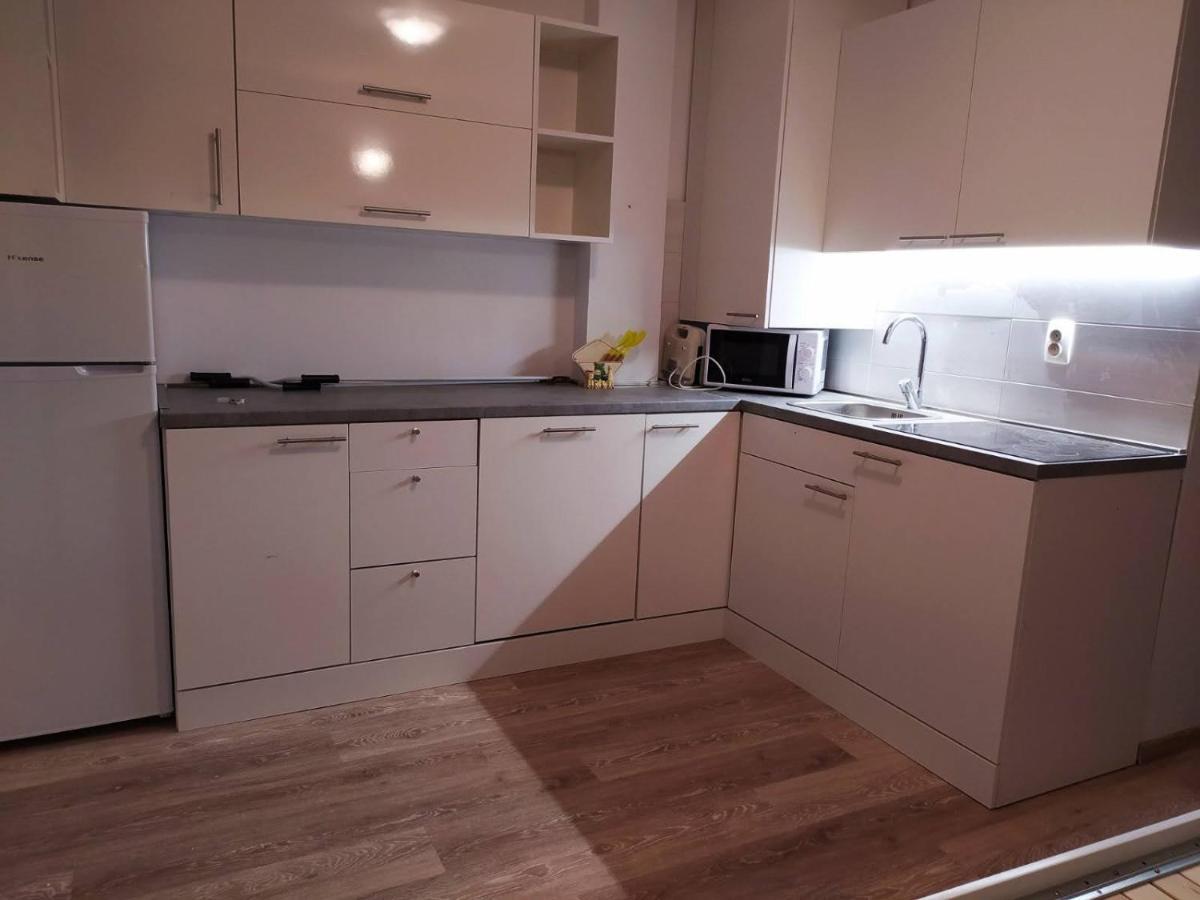 Apartments Ljerka Stara Novalja Bagian luar foto